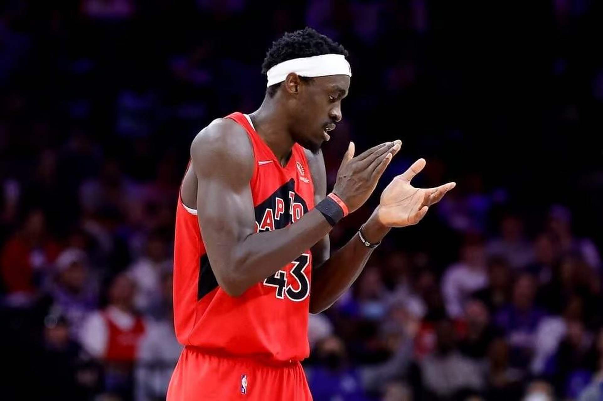 猛龙战胜近来势头正旺的步行者，西亚卡姆全能表现