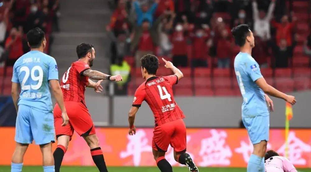 河南建业在比赛中逆袭夺胜，获得关注