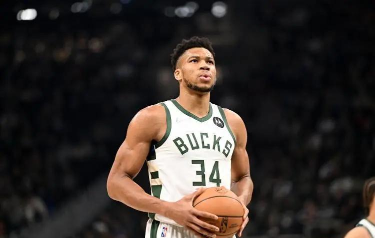 乐鱼官网-国王强势灰熊，字母哥高光表现